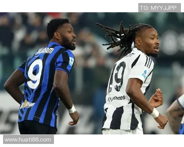 小图拉姆寻父亲旧球衣向偶像阿德请求签名感人时刻再现