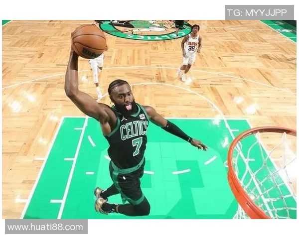 杰伦布朗独揽41分难救球队双拳难敌四手的尴尬局面